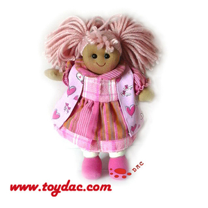 Детская кукла из мягкой ткани