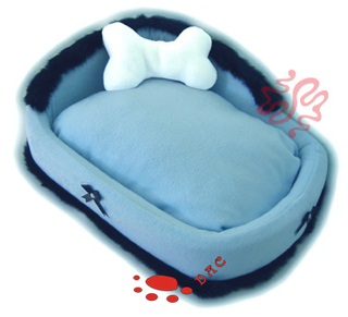 Плюшевая подушка и постельный комплект для домашних животных